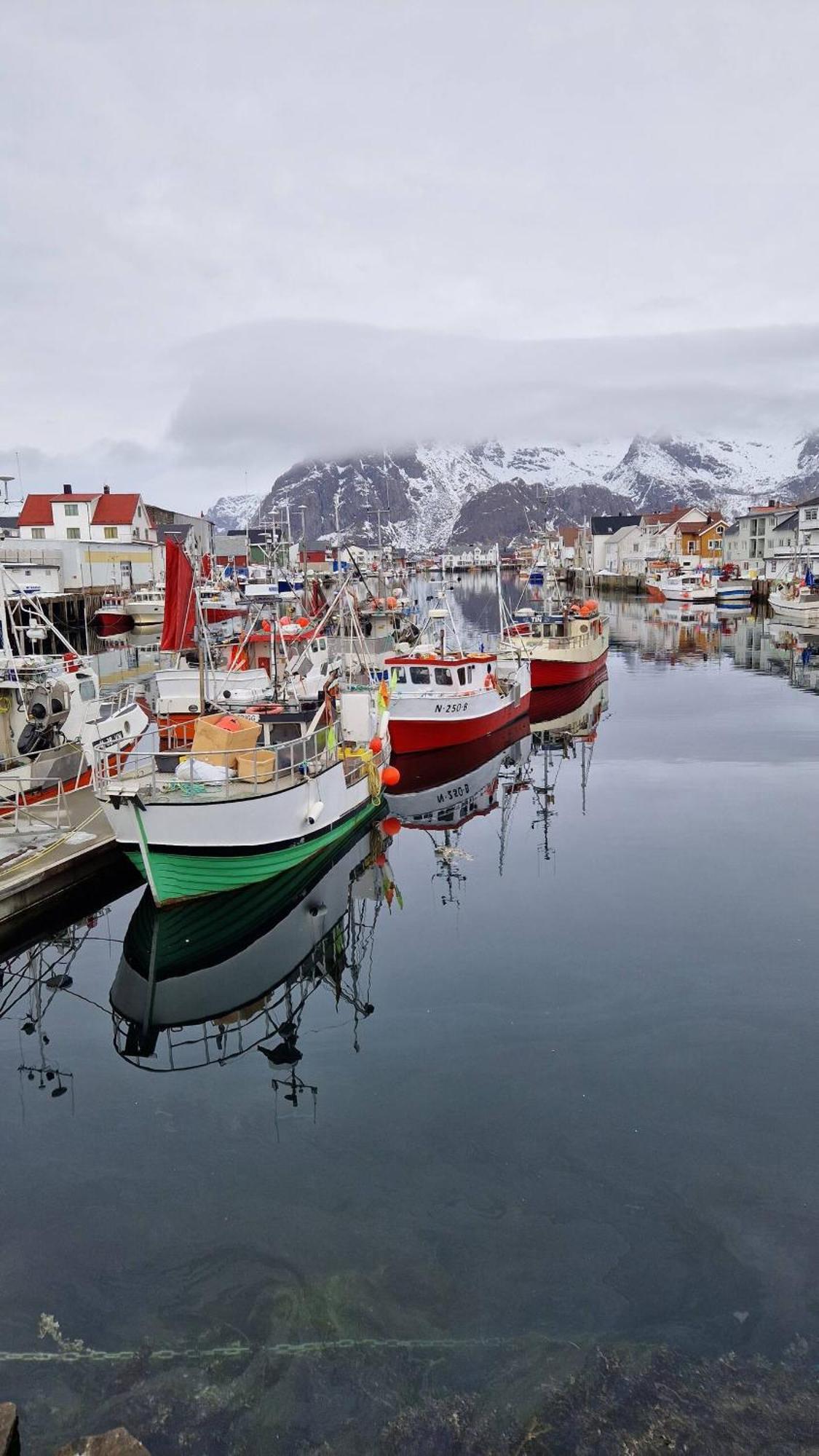 Leilighet I Banhammaren Med Balkong Henningsvær Exterior foto